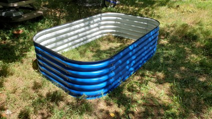 Metal raised bed