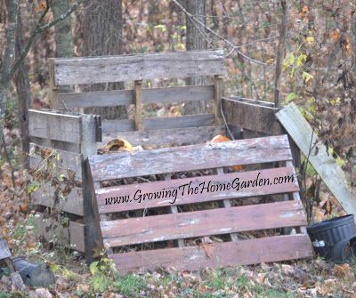 compost bin from pallets